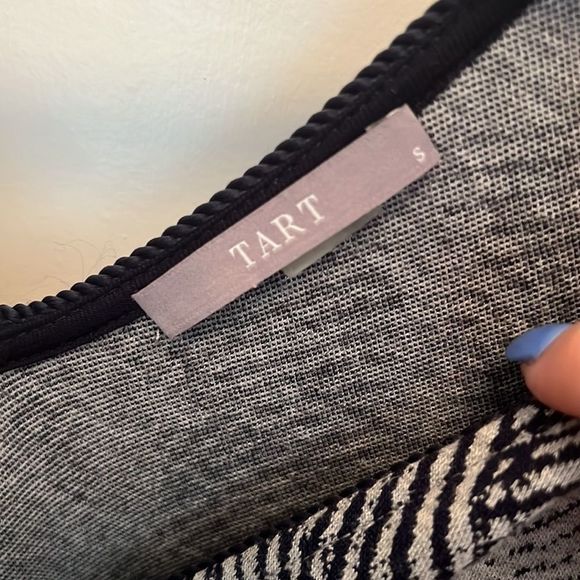 Tart Gray Print Romper - worn 2x - perfect condition. - Picture 6 of 8